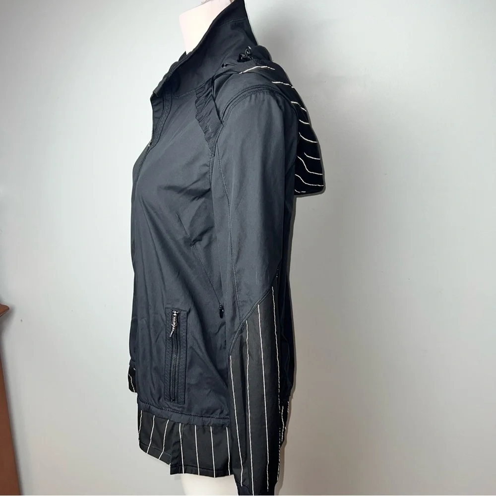 Lululemon Athletica Black Hustle Run Jacket | Removable Hood | Women’s Size 8